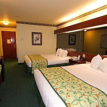 Microtel Inn & Suites By Wyndham Green Bay Exterior foto